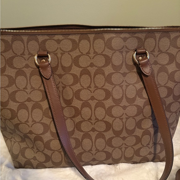 Coach Tan Signature Tote Bag Set - Picture 4 of 11